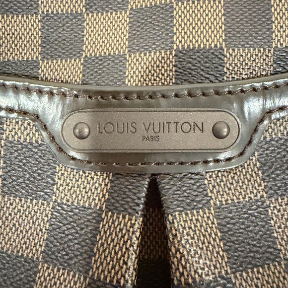 Elegant  Brown Checkered Shoulder Bag - Picture 4 of 11